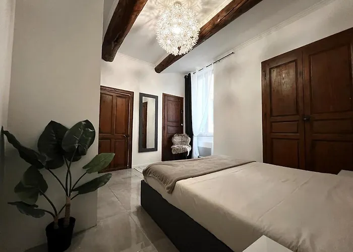 Cozy Centre - Plaza Nemausus דירה